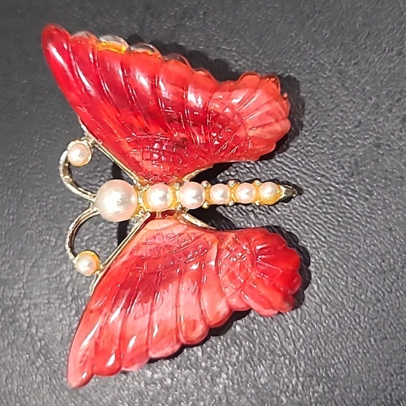 Butterfly brooch red & goldtone Pearls - Picture 2 of 7